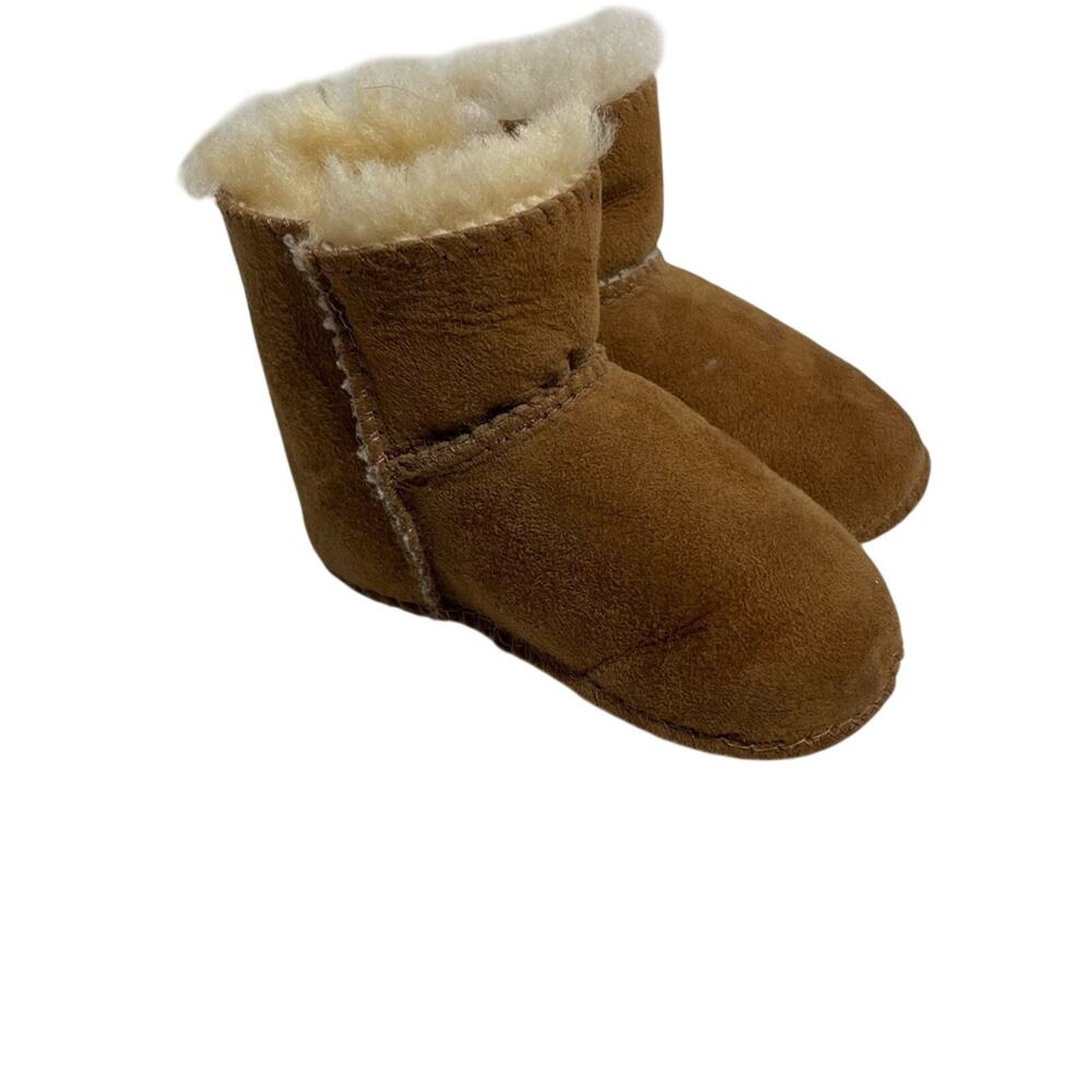 UGG Erin suede bootie for infants in chestnut color size medium